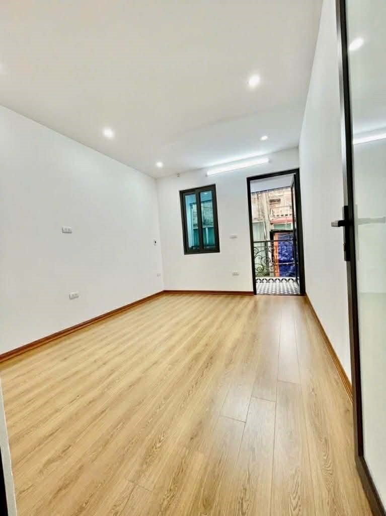 BÁN NHÀ TÔN THẤT TÙNG_30m2_4 TẦNG_SAU 1 NHÀ RA Ô TÔ_GẦN PHỐ_NGÕ THOÁNG_hơn 7 tỷ